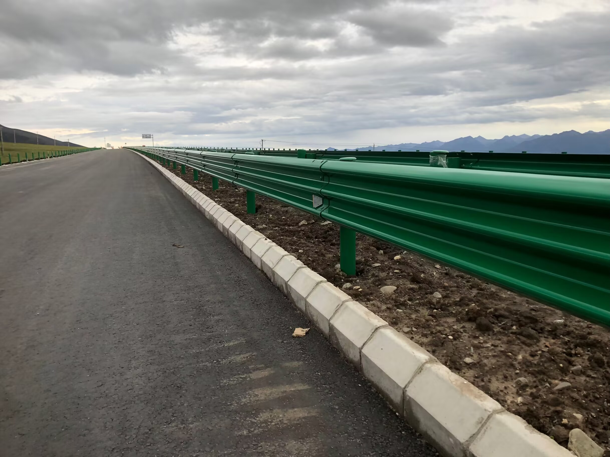 瓯海区乡村公路波形护栏三波波形护栏 - 推荐